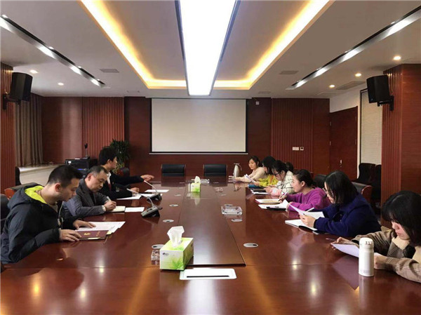市古鎮(zhèn)公司掀起學(xué)習(xí)黃群、宋月才等四名同志先進(jìn)事跡的熱潮
