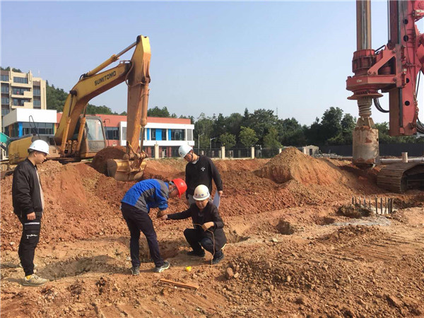 昌南湖北湖西側(cè)要建一個(gè)立體停車(chē)場(chǎng)，已經(jīng)開(kāi)工！