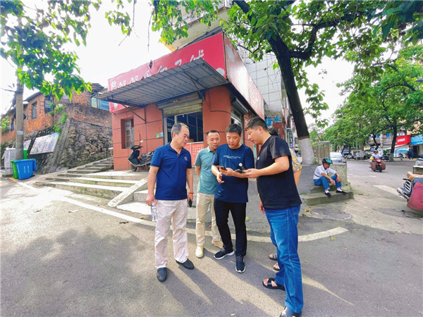 市古鎮(zhèn)公司聯(lián)合規(guī)劃局實(shí)地調(diào)研城區(qū)停車(chē)場(chǎng)項(xiàng)目選址工作