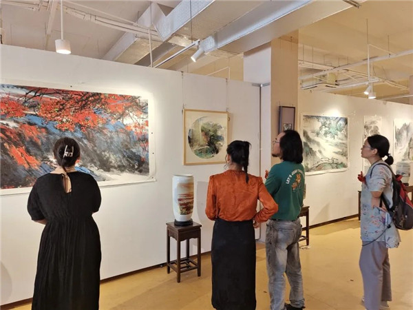 盛世翰墨·景漂藝術家戴德全陶瓷國畫作品（全國巡展）首展開幕