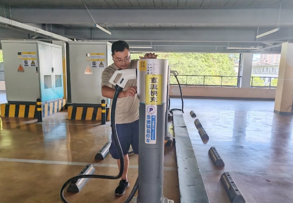 不懼高溫 “熱”力十足！致敬高溫下堅(jiān)守崗位的古鎮(zhèn)工作者（一）