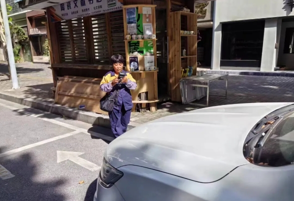不懼高溫 “熱”力十足！致敬高溫下堅(jiān)守崗位的古鎮(zhèn)工作者（一）