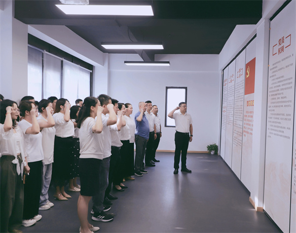 市古鎮(zhèn)投資公司黨委開展“黨建引領新征程，古鎮(zhèn)同心再出發(fā)”活動